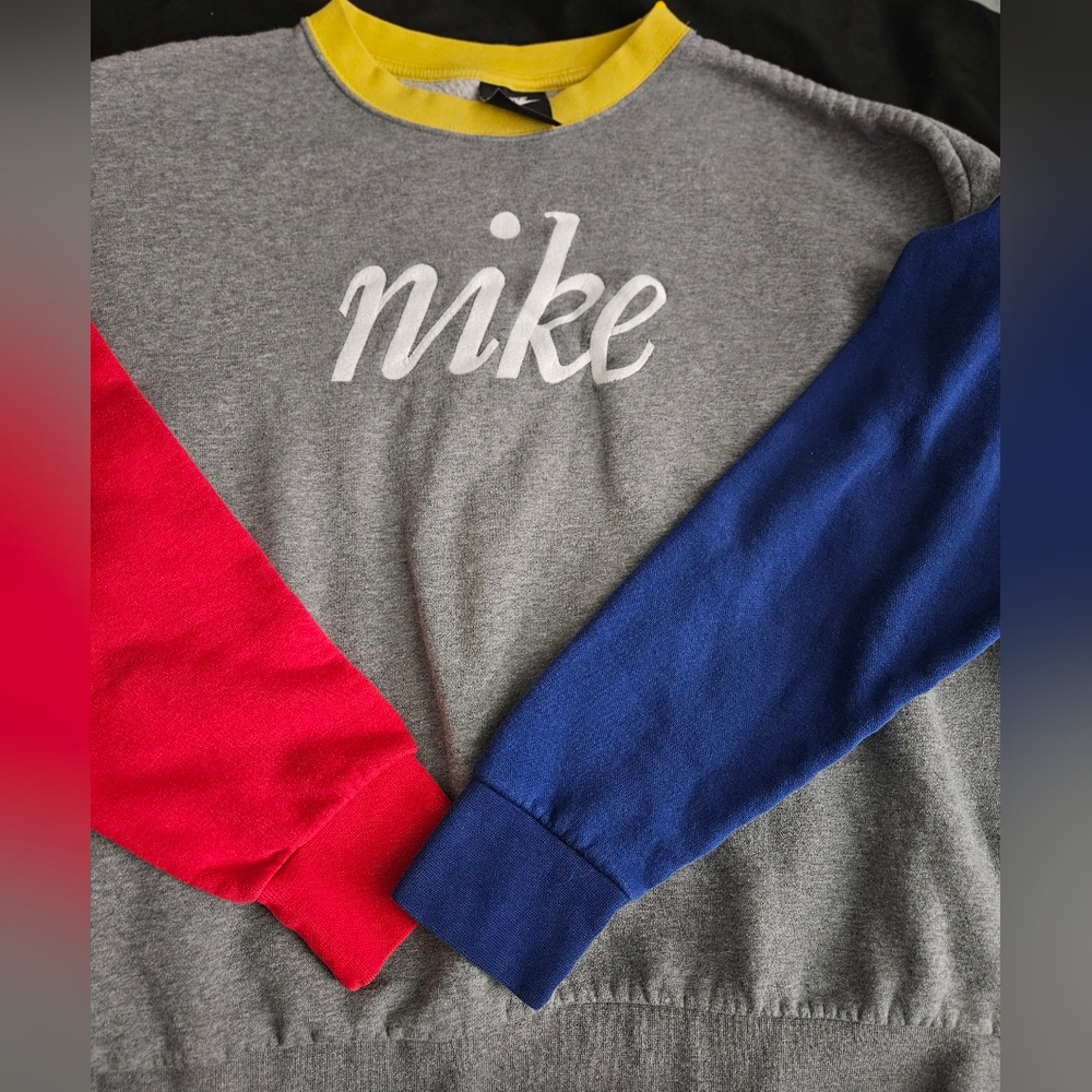 Nike Retro Colorblock Sweatshirt